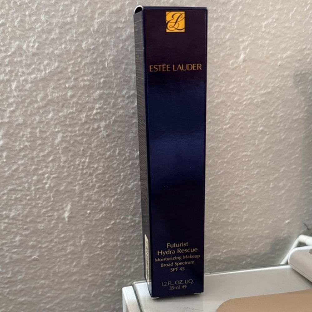 Estée Lauder Futurist Hydra Rescue Makeup